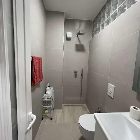 Finesse Komuna E Parisit Apartamento Tirana