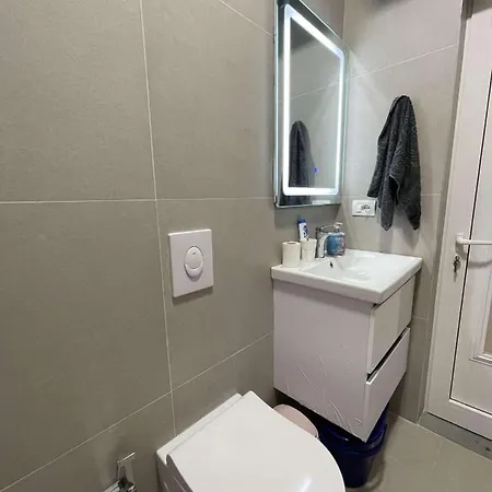 Apartamento Finesse Komuna E Parisit *